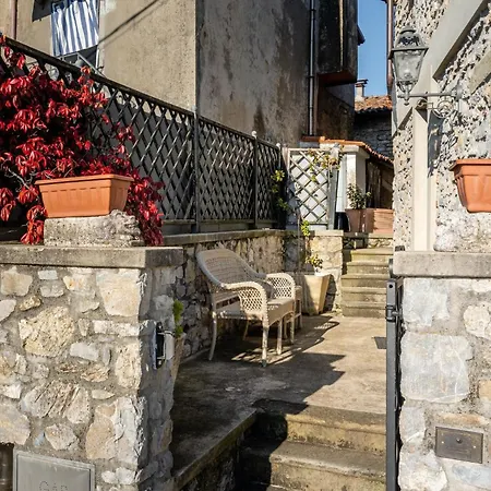 Κατάλυμα σε φάρμα Limoni Molazzana
